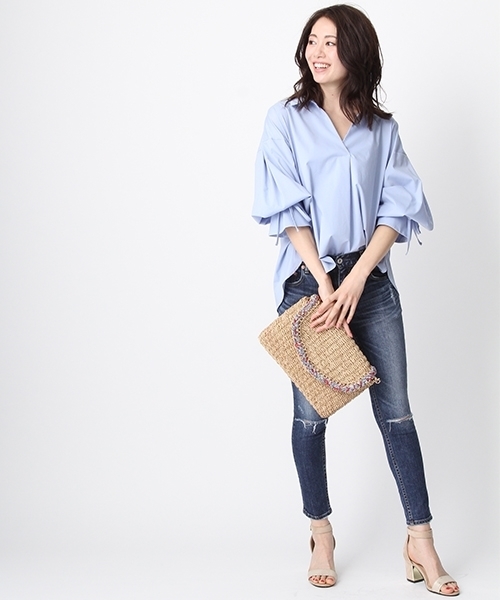 Andemiu（アンデミュウ）の「ソデボリュームヌケエリシャツ752361（シャツ/ブラウス・レディース・イエロー/ライトブルー/ピンク/ホワイト/ブルー/ライトグレー・FREE）」の22枚目の写真