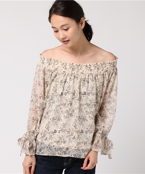 archives（アルシーヴ）の「花柄シャーリングプルオーバー（シャツ/ブラウス・レディース・ネイビー/ベージュ/ブラック・MEDIUM）」の3枚目の写真