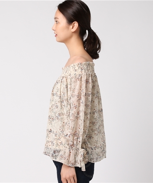 archives（アルシーヴ）の「花柄シャーリングプルオーバー（シャツ/ブラウス・レディース・ネイビー/ベージュ/ブラック・MEDIUM）」の5枚目の写真