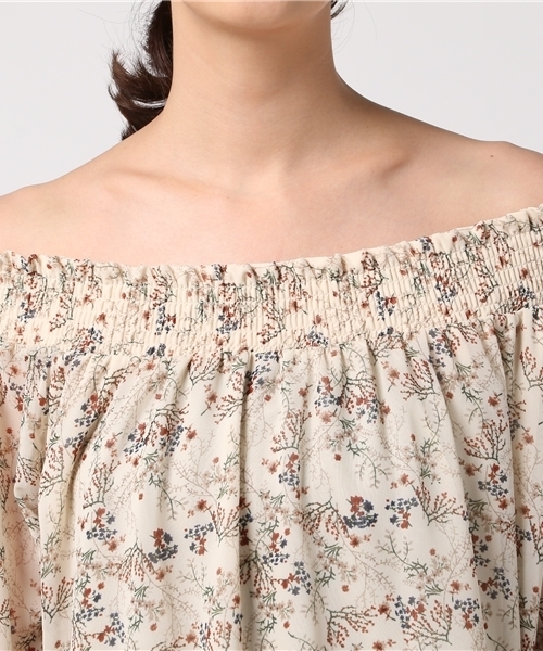 archives（アルシーヴ）の「花柄シャーリングプルオーバー（シャツ/ブラウス・レディース・ネイビー/ベージュ/ブラック・MEDIUM）」の7枚目の写真