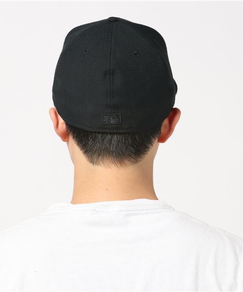 NEW ERA（ニューエラ）の「キャップ 59FIFTY 11308579（キャップ・メンズ・ブラック×ブラック・M/L）」の3枚目の写真