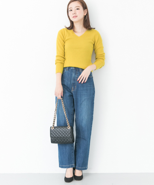 URBAN RESEARCH（アーバンリサーチ）の「カシミヤ混Vネックリブニット（ニット/セーター・レディース・イエロー/ピンク/オフホワイト/ブラック・FREE）」の19枚目の写真