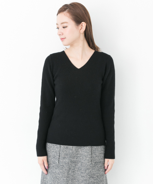 URBAN RESEARCH（アーバンリサーチ）の「カシミヤ混Vネックリブニット（ニット/セーター・レディース・イエロー/ピンク/オフホワイト/ブラック・FREE）」の21枚目の写真