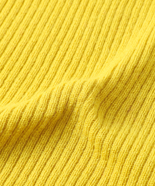 URBAN RESEARCH（アーバンリサーチ）の「カシミヤ混Vネックリブニット（ニット/セーター・レディース・イエロー/ピンク/オフホワイト/ブラック・FREE）」の8枚目の写真