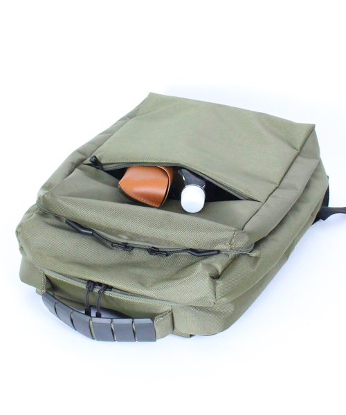 UNSTANDARD(アンスタンダード)の「UNSTANDARD スクエア PC バックパック リュック(バックパック/リュック・メンズ・ブラック/グレー/カーキ/ネイビー・FREE)」の20枚目の写真