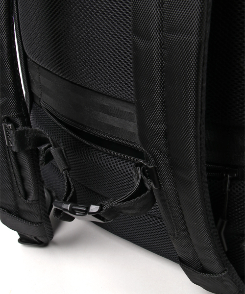 UNSTANDARD(アンスタンダード)の「UNSTANDARD スクエア PC バックパック リュック(バックパック/リュック・メンズ・ブラック/グレー/カーキ/ネイビー・FREE)」の9枚目の写真