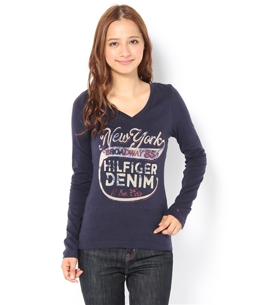 TOMMY HILFIGER(トミーヒルフィガー)の「RIHANNA V NECK TEE L/S(Tシャツ/カットソー・レディース・グレー/ネイビー・SMALL/MEDIUM/X-SMALL)」の2枚目の写真