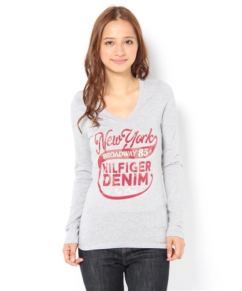 TOMMY HILFIGER(トミーヒルフィガー)の「RIHANNA V NECK TEE L/S(Tシャツ/カットソー・レディース・グレー/ネイビー・SMALL/MEDIUM/X-SMALL)」の1枚目の写真