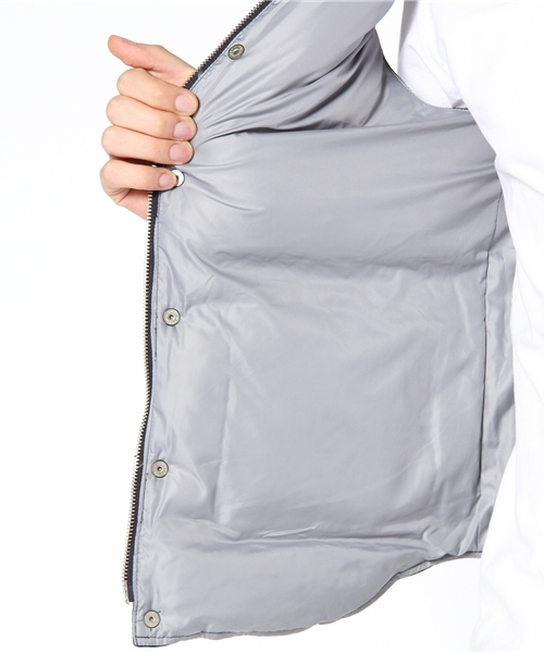 JOURNAL STANDARD（ジャーナルスタンダード）の「T/Rサージダウンベスト（ダウンベスト・メンズ・グレー/ネイビー/ブラック・SMALL/LARGE/MEDIUM）」の14枚目の写真