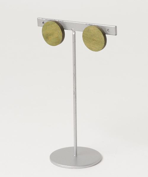 merlot plus（メルロープリュス）の「ウッドサークル×ゴールドピアス6632（ピアス（両耳用）・レディース・ネイビー/ブラウン/カーキ・FREE）」の6枚目の写真