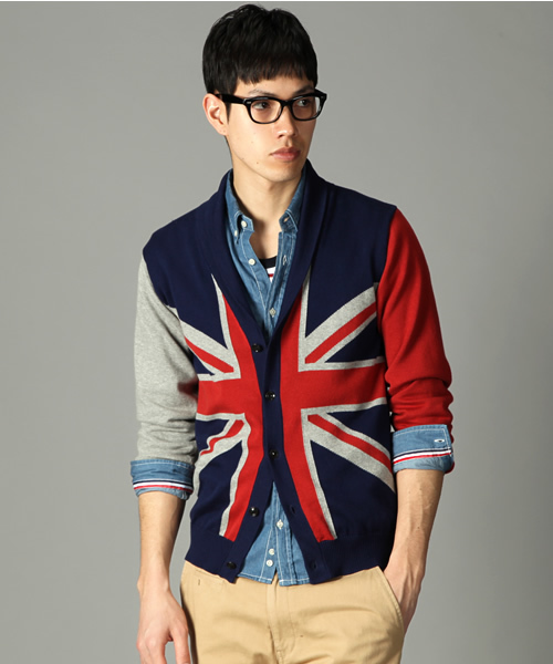 RATTLE TRAP（ラトルトラップ）の「≪スマート4月号 P46掲載≫山本裕典さん着用【LONSDALE別注】ユニオンジャックショールカラーカーディガン（カーディガン/ボレロ・メンズ・ネイビー/トリコロール・MEDIUM/LARGE/LL）」の2枚目の写真