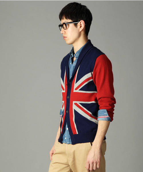 RATTLE TRAP（ラトルトラップ）の「≪スマート4月号 P46掲載≫山本裕典さん着用【LONSDALE別注】ユニオンジャックショールカラーカーディガン（カーディガン/ボレロ・メンズ・ネイビー/トリコロール・MEDIUM/LARGE/LL）」の4枚目の写真