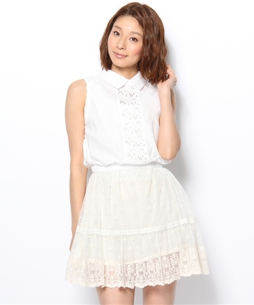 Kastane（カスタネ）の「【Kastane】刺繍ノースリーブBL（シャツ/ブラウス・レディース・ホワイト/ネイビー/グリーン・FREE）」の2枚目の写真