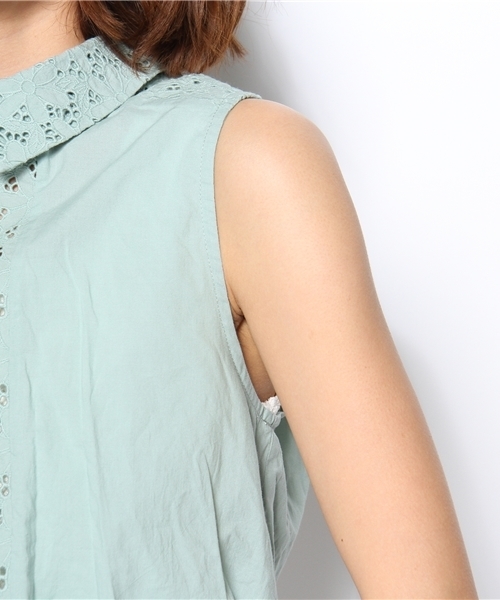 Kastane（カスタネ）の「【Kastane】刺繍ノースリーブBL（シャツ/ブラウス・レディース・ホワイト/ネイビー/グリーン・FREE）」の4枚目の写真