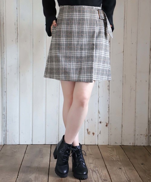 one after another NICE CLAUP(ワンアフターアナザーナイスクラップ)の「サイドベルトチェック台形スカート(スカート・レディース・ブラック系その他/グレー系その他/ベージュ系その他・FREE)」の2枚目の写真