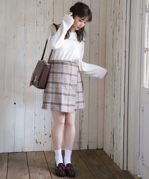 one after another NICE CLAUP(ワンアフターアナザーナイスクラップ)の「サイドベルトチェック台形スカート(スカート・レディース・ブラック系その他/グレー系その他/ベージュ系その他・FREE)」の10枚目の写真