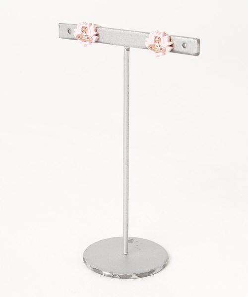 Vivienne Westwood(ヴィヴィアンウエストウッド)の「725604B/LOTUS EARRINGS(ピアス(両耳用)・レディース・シルバー/ゴールド/ピンクゴールド/ゴールド系その他・FREE)」の3枚目の写真