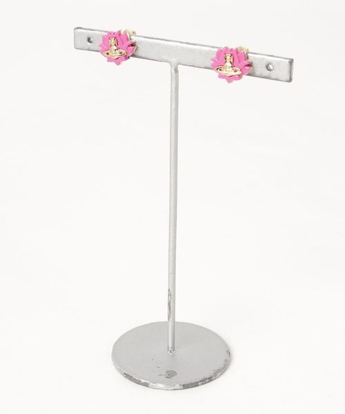 Vivienne Westwood(ヴィヴィアンウエストウッド)の「725604B/LOTUS EARRINGS(ピアス(両耳用)・レディース・シルバー/ゴールド/ピンクゴールド/ゴールド系その他・FREE)」の4枚目の写真