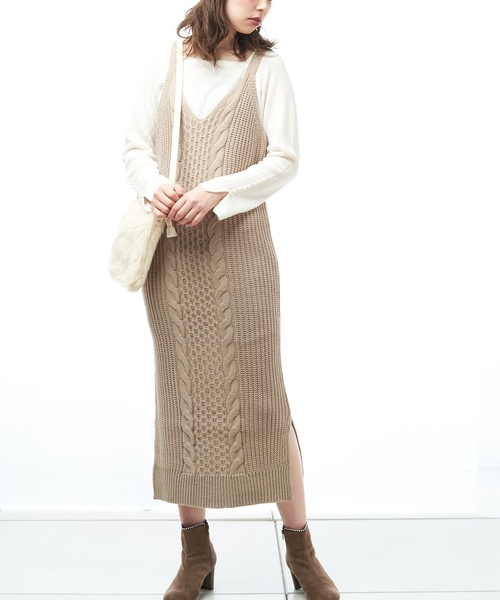natural couture（ナチュラルクチュール）の「ケーブルニットジャンドレ（ワンピース・レディース・ブラック/ベージュ/アイボリー・FREE）」の13枚目の写真
