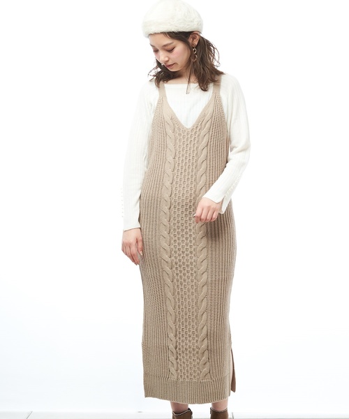 natural couture（ナチュラルクチュール）の「ケーブルニットジャンドレ（ワンピース・レディース・ブラック/ベージュ/アイボリー・FREE）」の7枚目の写真