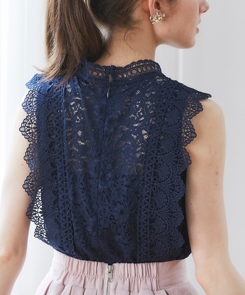 tocco closet（トッコ　クローゼット）の「総レースノースリーブトップス（シャツ/ブラウス・レディース・グレー/ブラック/オフホワイト/ベージュ/ネイビー/ピンクベージュ・M）」の13枚目の写真