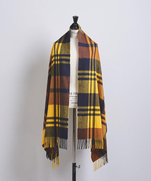 Joshua Ellis（ジョシュアエリス）の「＜Joshua Ellis（ジョシュア エリス）＞BLACKWATCH ストール†（ストール/ショール・レディース・コバルトブルー/ピンク/イエロー・FREE）」の4枚目の写真