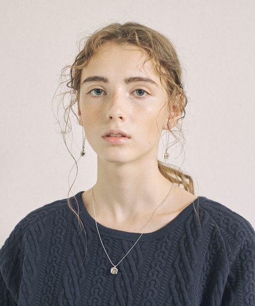 rehacer（レアセル）の「rehacer : Mini Cube Rose  Long Pierce Made in Japan / ミニキューブ ローズ ロングピアス メイドインジャパン（ピアス（両耳用）・レディース・シルバー/ゴールド・FREE）」の8枚目の写真