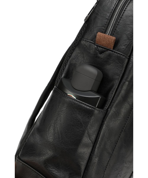 GUSCIO UOMO（グッシオ ウォーモ）の「【グッシオ ウォーモ】スクエア型リュックサック オンオフ兼用 PUレザー（バックパック/リュック・メンズ・ブラック/ネイビー/ブラウン/カーキ・FREE）」の13枚目の写真