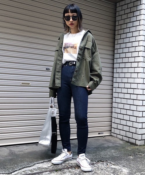 PAGEBOY（ページボーイ）の「ノスタルジックフォトロンT（Tシャツ/カットソー・レディース・ブラック/オフホワイト・FREE）」の6枚目の写真