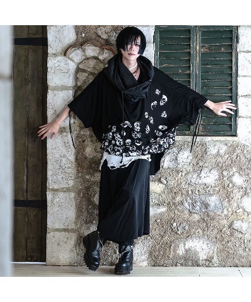 CIVARIZE（シヴァーライズ）の「『CIVARIZE』Vice (ヴァイス)/スカル総柄オーバーサイズポンチョ（その他トップス・メンズ・ブラック・FREE）」の4枚目の写真