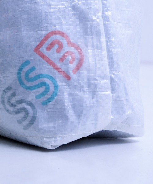 ROOPTOKYO（ループトウキョウ）の「SSB / ストレージサイズバッグ TOTEBAG L（トートバッグ・メンズ・ホワイト・ONE SIZE）」の8枚目の写真