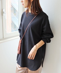 コットン長袖オーバーサイズ裾ラウンドTシャツ
