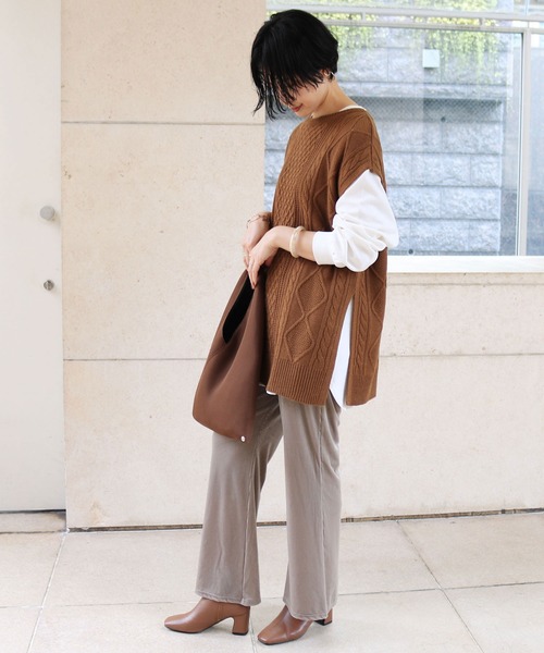 andme(アンドミー)の「コットン長袖オーバーサイズ裾ラウンドTシャツ(Tシャツ/カットソー・レディース・ブラック/オフホワイト/チャコールグレー/グレー系その他・M)」の11枚目の写真