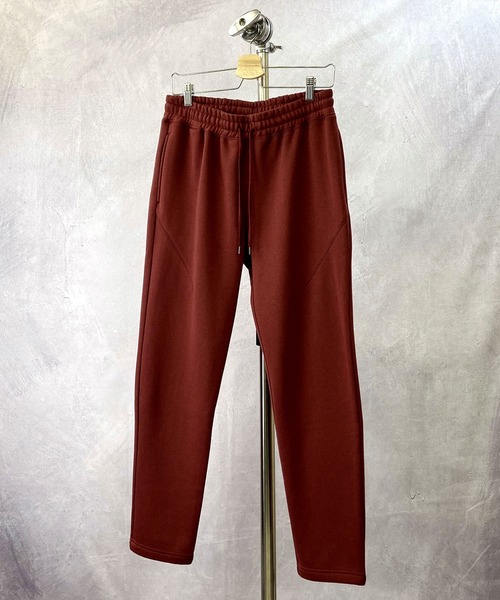 Beno(ビーノ)の「ボリューム裏起毛 テーパードシルエット ラウンジ スウェットパンツ(スウェットパンツ・メンズ・オフホワイト/ブラック/グレー/ダークグレー/ボルドー/グレイッシュベージュ/サンドベージュ/ダークブラウン/オリーブ/ダークグリーン/インディゴブルー/ネイビー・M/L/XL)」の12枚目の写真