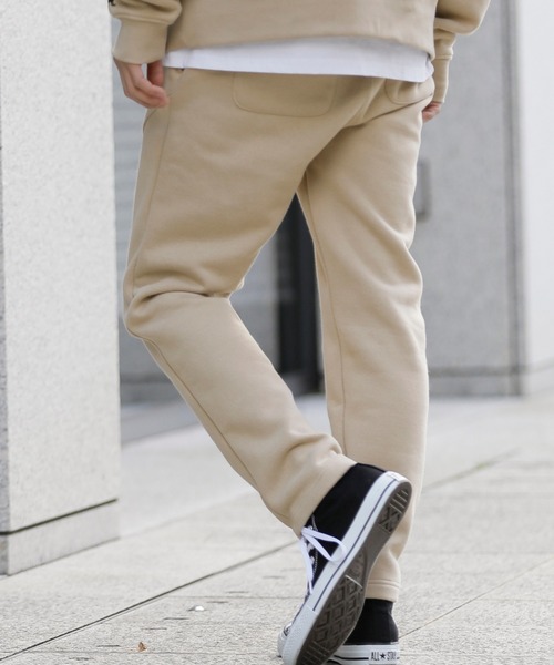 Beno(ビーノ)の「ボリューム裏起毛 テーパードシルエット ラウンジ スウェットパンツ(スウェットパンツ・メンズ・オフホワイト/ブラック/グレー/ダークグレー/ボルドー/グレイッシュベージュ/サンドベージュ/ダークブラウン/オリーブ/ダークグリーン/インディゴブルー/ネイビー・M/L/XL)」の19枚目の写真
