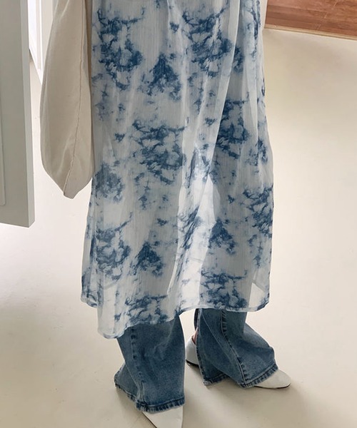 SMILE ORCHID(スマイルオーキッド)の「バッグデザインが目を引くシアープリントワンピース(ワンピース・レディース・ブルー・FREE)」の3枚目の写真
