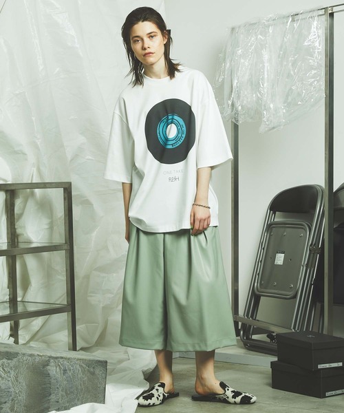 MAISON SPECIAL（メゾンスペシャル）の「《ユニセックスアイテム》【COLLABORATION ITEM】DAL/ダル マーセライズスムースオーバーサイズTシャツ「RECORD」 【MAISON SPECIAL/メゾンスペシャル】（Tシャツ/カットソー・メンズ・オフホワイト・1/2/0）」の6枚目の写真