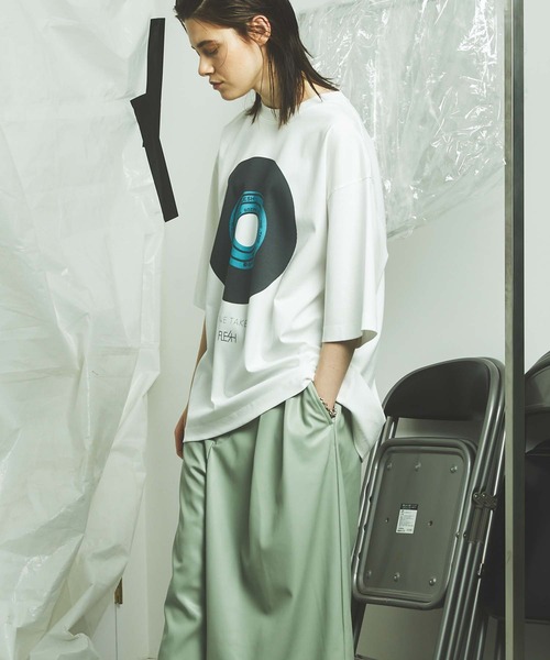 MAISON SPECIAL（メゾンスペシャル）の「《ユニセックスアイテム》【COLLABORATION ITEM】DAL/ダル マーセライズスムースオーバーサイズTシャツ「RECORD」 【MAISON SPECIAL/メゾンスペシャル】（Tシャツ/カットソー・メンズ・オフホワイト・1/2/0）」の9枚目の写真