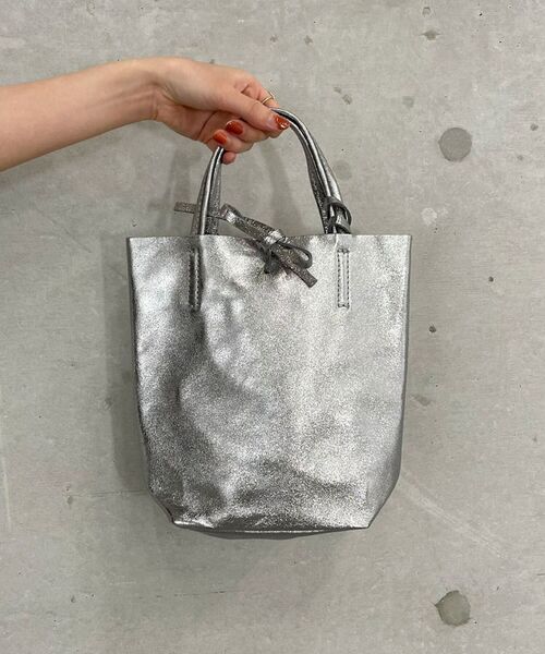 MARLON FIRENZE(マーロンフィレンツェ)の「【MARLON/マーロン】SHOPPER SMALL LAMINATO トートバッグ(トートバッグ・レディース・ゴールド/シルバー・FREE)」の15枚目の写真