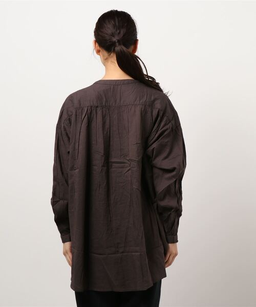 earth music&ecology（アースミュージックアンドエコロジー）の「C/Rギャザーブラウス ＊（シャツ/ブラウス・レディース・オフホワイト/ブラウン・FREE）」の3枚目の写真