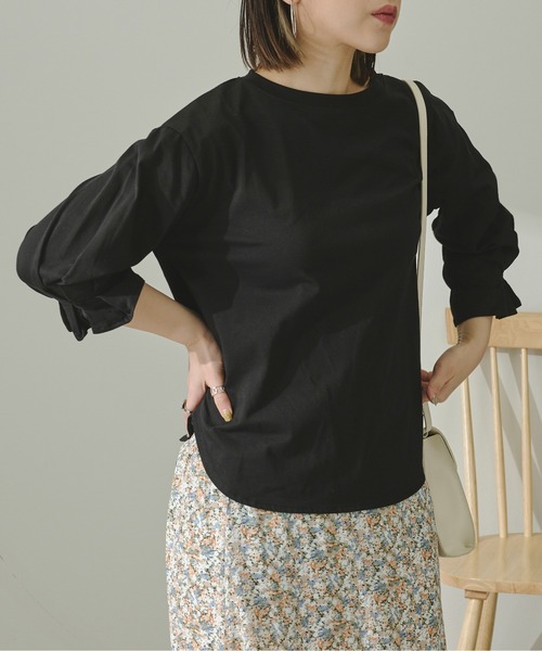 Ambre Neige(アンブルネージュ)の「タックスリーブTシャツ/【WEB/EC限定商品】(Tシャツ/カットソー・レディース・ブラック/グレー系その他/ナチュラル・FREE)」の5枚目の写真