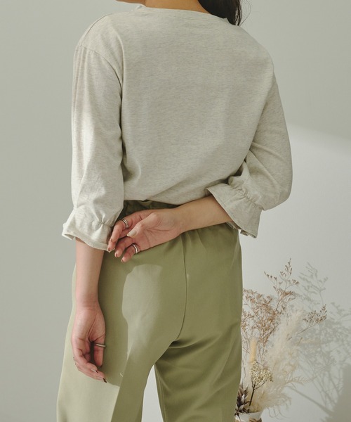 Ambre Neige(アンブルネージュ)の「タックスリーブTシャツ/【WEB/EC限定商品】(Tシャツ/カットソー・レディース・ブラック/グレー系その他/ナチュラル・FREE)」の17枚目の写真