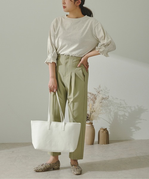 Ambre Neige(アンブルネージュ)の「タックスリーブTシャツ/【WEB/EC限定商品】(Tシャツ/カットソー・レディース・ブラック/グレー系その他/ナチュラル・FREE)」の19枚目の写真