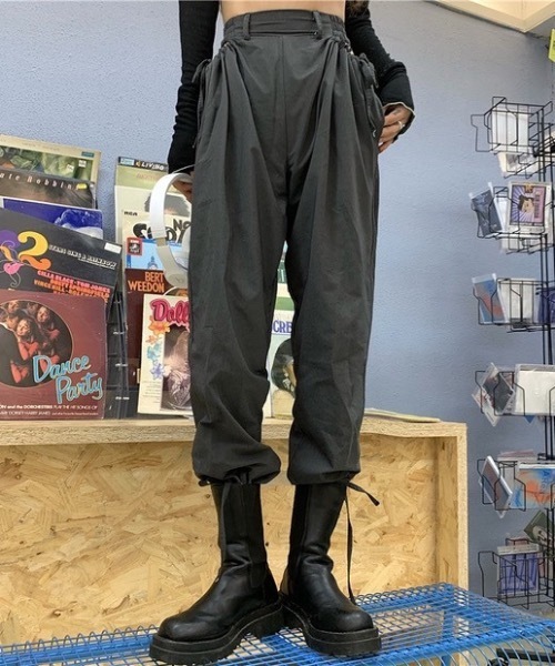 KOR（ケーオーアール）の「フロントオープンジョガーパンツ（スラックス・レディース・オレンジ/ブラック/グレー・S/M/L）」の9枚目の写真