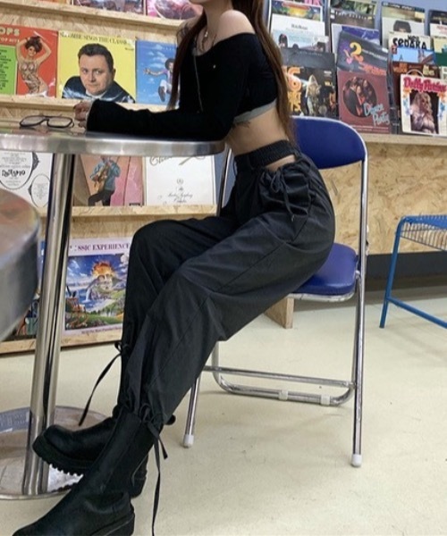 KOR（ケーオーアール）の「フロントオープンジョガーパンツ（スラックス・レディース・オレンジ/ブラック/グレー・S/M/L）」の12枚目の写真