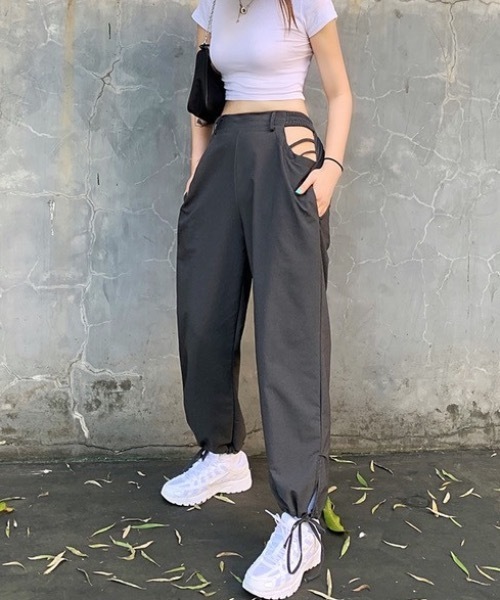 KOR（ケーオーアール）の「フロントオープンジョガーパンツ（スラックス・レディース・オレンジ/ブラック/グレー・S/M/L）」の13枚目の写真