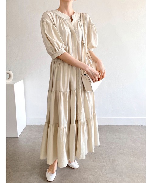 Jewelobe(ジュエローブ)の「ラウンドネックティアードマキシワンピース(ワンピース・レディース・ベージュ/ブラック・FREE)」の21枚目の写真