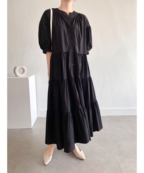 Jewelobe(ジュエローブ)の「ラウンドネックティアードマキシワンピース(ワンピース・レディース・ベージュ/ブラック・FREE)」の17枚目の写真