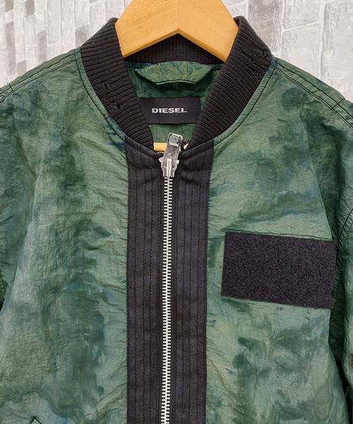 DIESEL（ディーゼル）の「ビンテージナイロンファブリック MA-1 ボンバージャケット「J-SOULY-TYE」（MA-1・メンズ・ブラック/グリーン・S/M/L/XL/XXL）」の19枚目の写真