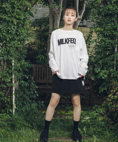 MILKFED.(ミルクフェド)の「BACK SLIT LOGO TOP(Tシャツ/カットソー・レディース・ホワイト/チャコール/ベージュ・ONE SIZE)」の22枚目の写真